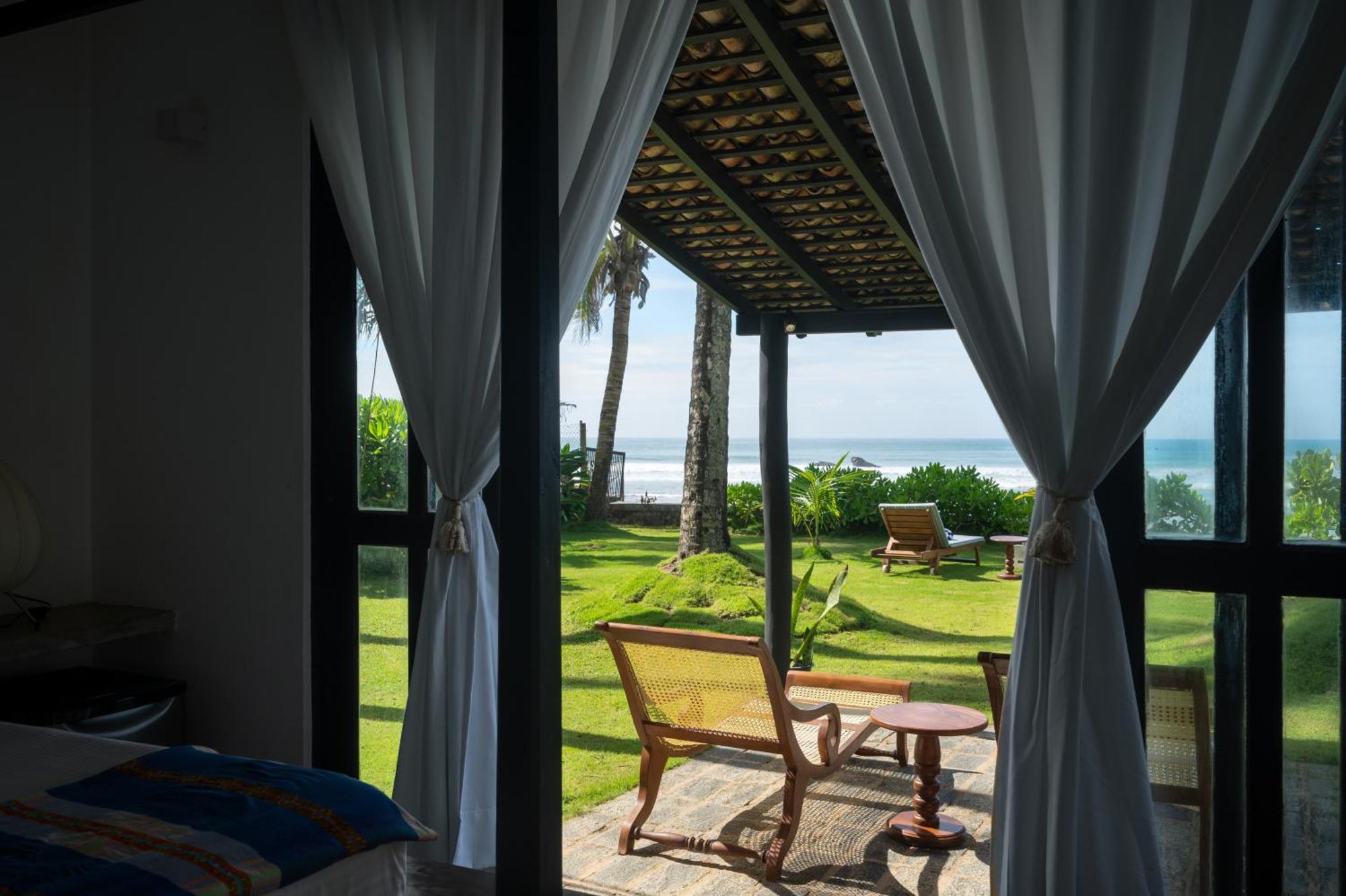 Poya Villa Ahangama Exteriör bild