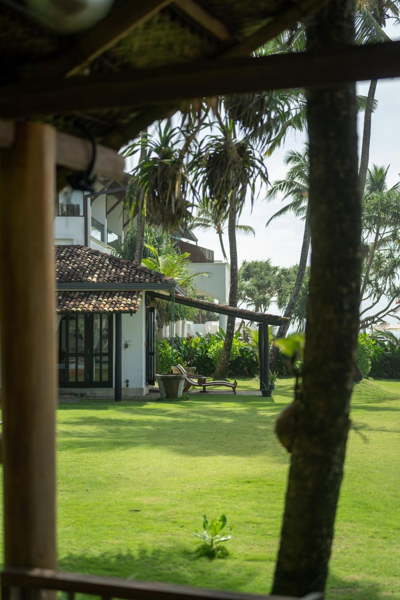 Poya Villa Ahangama Exteriör bild